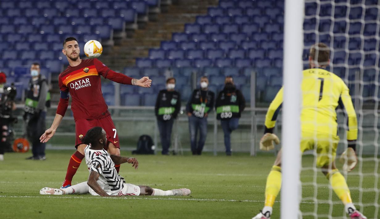 Meski kebobolan tiga gol, akan tetapi De Gea menunjukkan performa luar biasa sepanjang pertandingan. Jika tak ada De Gea, bisa jadi keunggulan agregat United bakal bisa dikejar tuan rumah. (Foto: AP/Alessandra Tarantino)