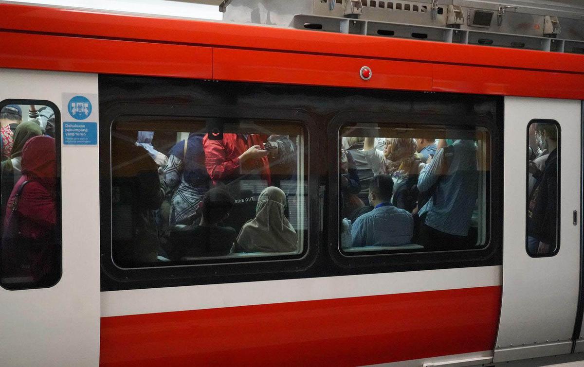Operasional LRT Jabodebek Tetap Normal di Tengah Sebaran Abu Vulkanik