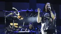 Dream Theater Bawa Kabar Buruk, Sang Vokalis James LaBrie Mendadak Sakit hingga Konser Batal
