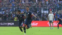 Striker Arema FC, Dedik Setiawan berselebrasi merayakan gol yang dicetaknya ke gawang Persib, Minggu 911/9/2022). (Bola.com/Iwan Setiawan)