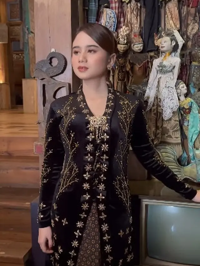 Bak Prewedding, Ini 7 Pemotretan Tissa Biani dan Dul Jaelani Berbusana Jawa