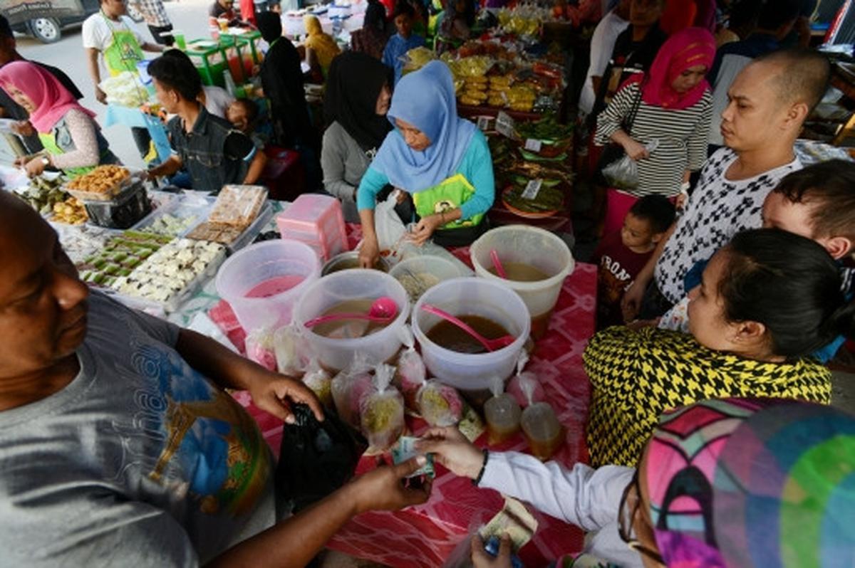 Berburu kuliner Ramadan di pasar takjil Benhil