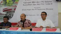 Dirjen Migas Kementerian ESDM IGN Wiratmaja menggelar konferensi pers perihal pembangunan jaringan gas di Balikpapan. (Liputan6.com/Abelda Gunawan) 