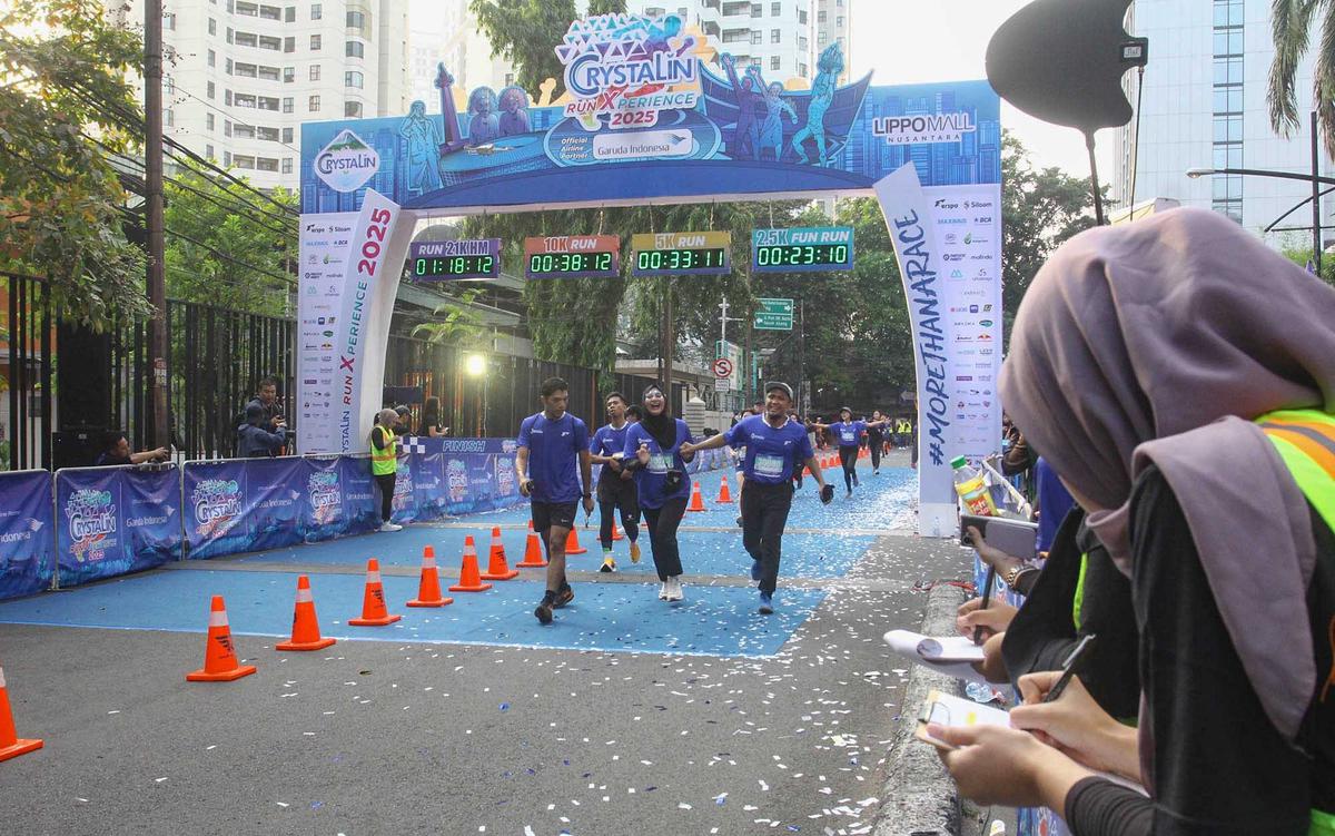 FOTO: Ribuan Pelari Ikuti Crystalin RunXperience 2025 di Lippo Mall Nusantara