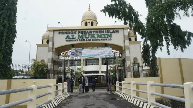 Penyambutan Abu Bakar Baasyir di Pondok Pesantren Pondok Pesantren Al Mukmin Ngruki