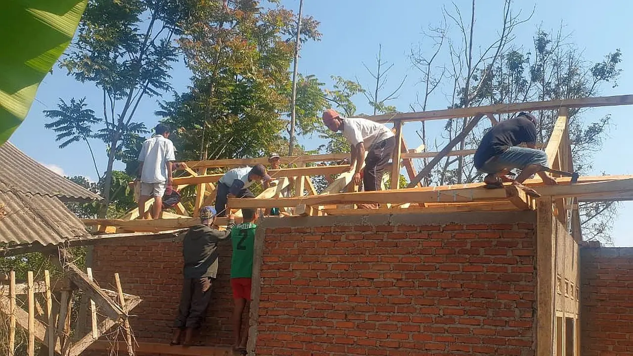 Kementerian PUPR tetap jalankan program bedah rumah di tengah pandemi Corona.  (Dok Kementerian PUPR)