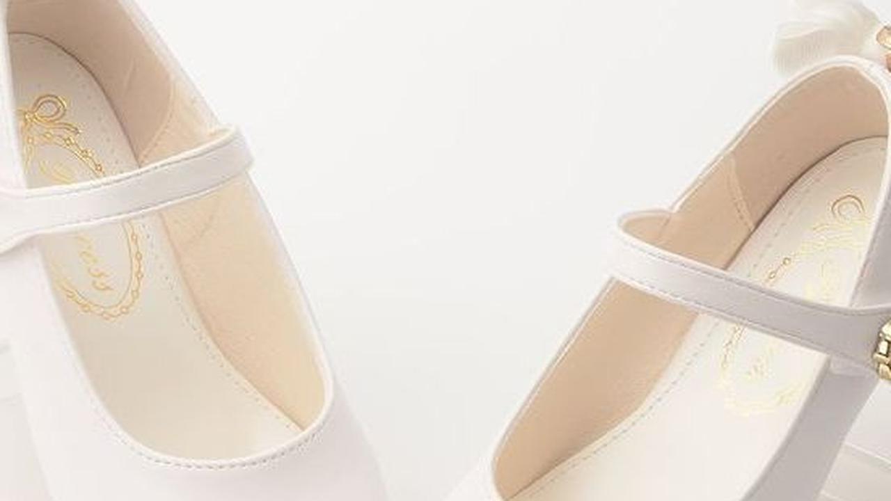<b>Pilih Ukuran Sepatu Anak dengan Ukuran Lebih Besar Dibanding Ukuran Asli</b>