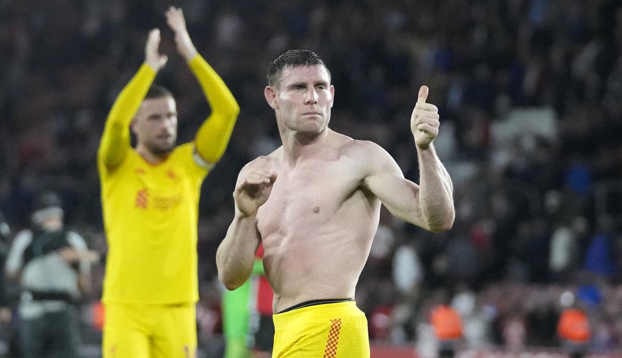 James Milner tampil sebagai pengatur tempo permainan di lini tengah Liverpool. Ia mampu mencatat akurasi umpan mencapai 93 persen. Milner juga sukses melesatkan enam operan kunci dan membuat akurasi umpan panjang mencapai 100 persen. (AP/Frank Augstein)