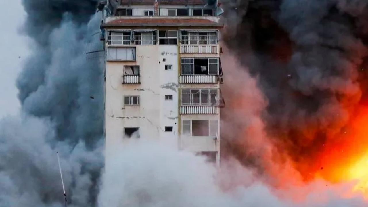 Sementara itu, konflik antara Israel dan Hamas terus berlanjut, dan dampaknya sangat merusak. Setelah serangan yang menimpa warganya oleh Hamas, Israel mengumumkan “pengepungan total” dan memutuskan pasokan air, makanan, bahan bakar, dan listrik ke Ga