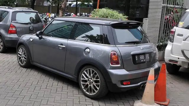 Mobil Mewah Wawan yang Disita KPK	