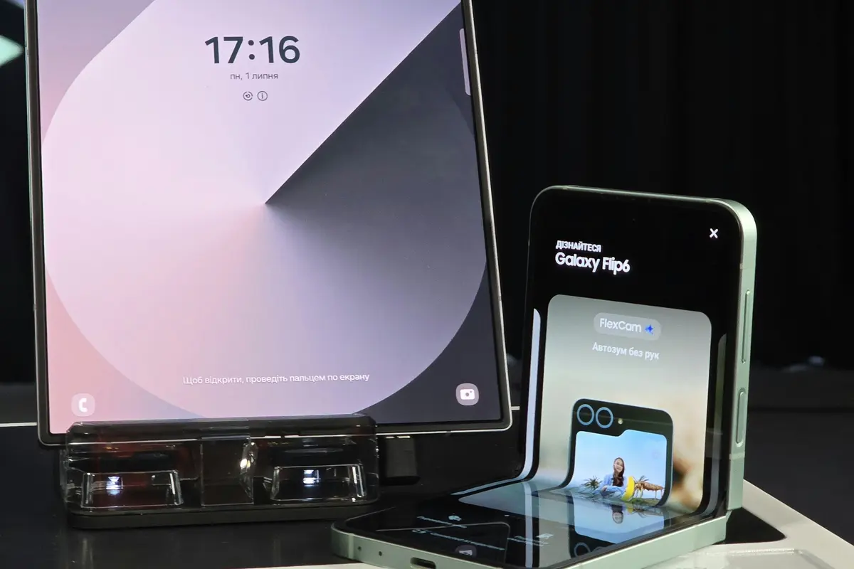 Samsung Galaxy Z Fold 6/Photo by Evgeny Opanasenko on Unsplash