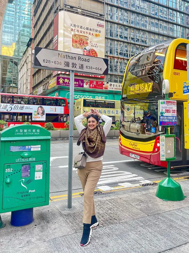 6 Potret Bella Saphira Sambut Awal 2024 di Hong Kong, Awet Muda di Usia 50 Tahun
