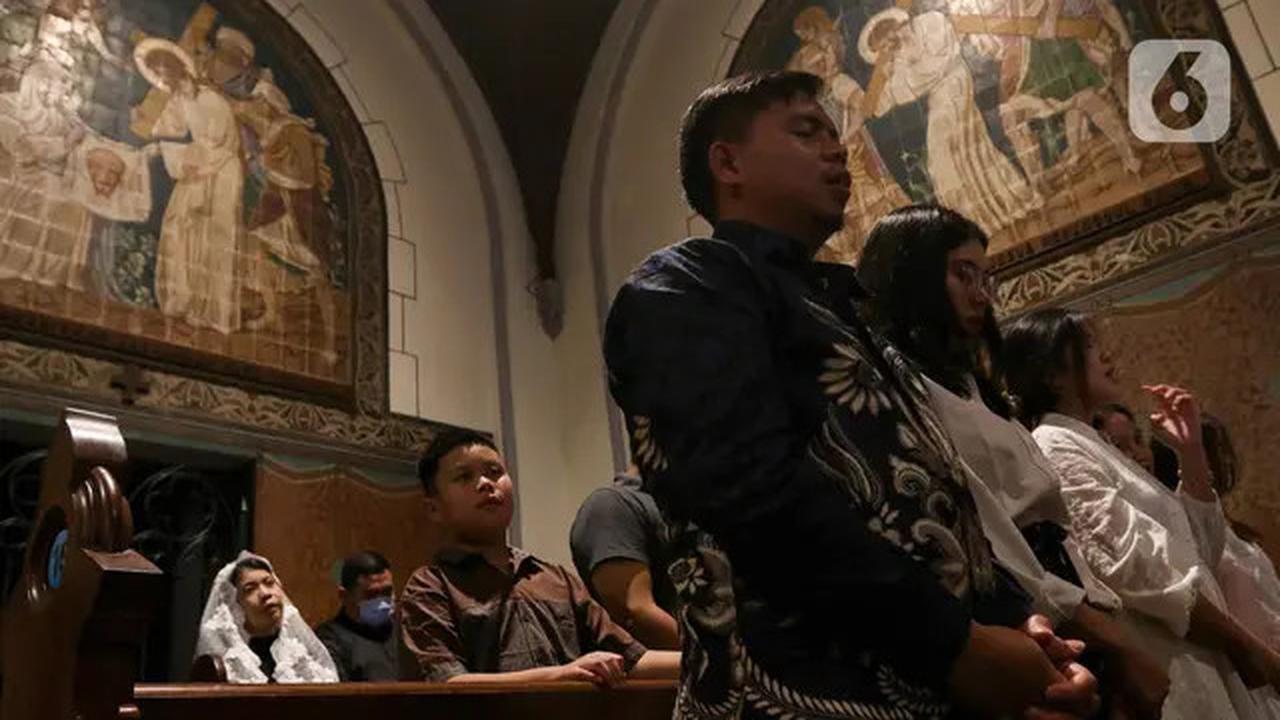 Khidmat, Misa Malam Natal di Gereja Katedral Jakarta