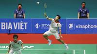 Pasangan Indonesia, Apriyani Rayahu/Siti Fadia, saat melawan wakil Thailand, Benyapa Aimsaard/Nuntakarn Aimsaard, pada laga final cabang olahraga bulutangkis SEA Games 2021 di Bacqiang Gymnasium, Minggu (22/5/2022). Indonesia menang dengan skor 21-17 dan 21-14. (Bola.com/Ikhwan Yanuar)