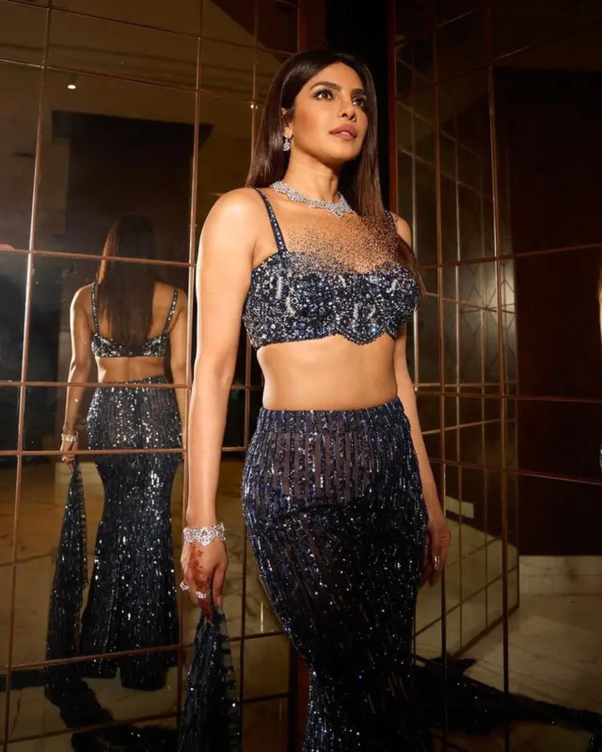 6 Potret Penampilan Priyanka Chopra di Rangkaian Pernikahan Sang Adik, Memukau