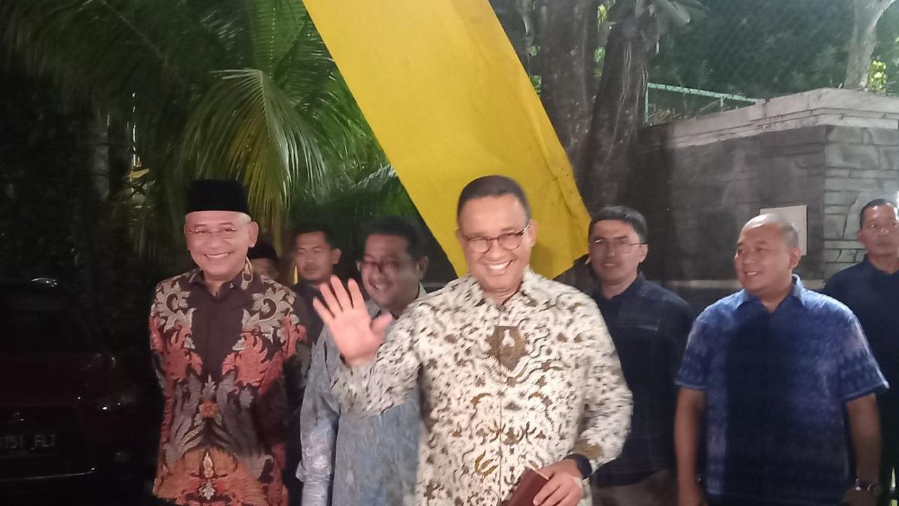 Turut hadir dalam pertemuan elite NasDem seperti Ahmad Sahroni dan Sugeng Suparwoto. Kemudian, elite PKS seperti Sohibul Iman dan Al Muzzamil Yusuf. Selain itu, Sekjen Demokrat Teuku Riefky Harsya.