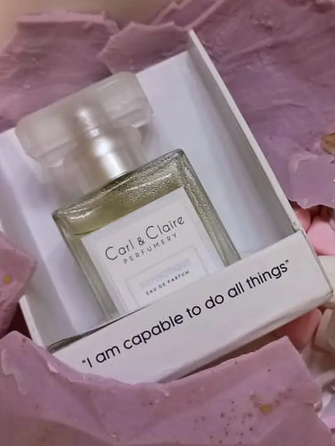 Pancarkan Pesona dan Optimisme Lewat Aroma Parfum yang Baik untuk Kesehatan Mental