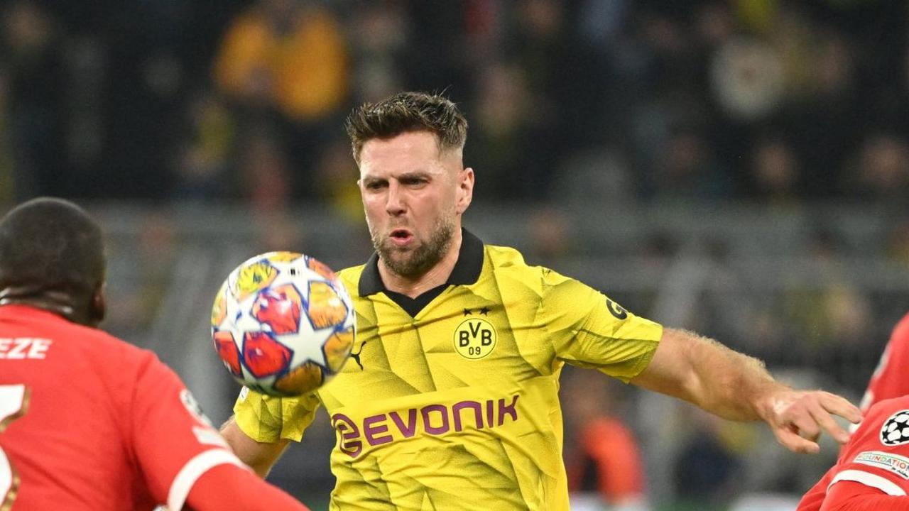 Borussia Dortmund berhasil menang meyakinkan atas PSV Eindhoven dengan skor 2-0 dalam laga leg kedua babak 16 besar Liga Champions 2023/2024 di Signal Iduna Park, Kamis (14/3/2024) dini hari WIB. Kemenangan ini membuat Dortmund berhak melaju ke babak pere