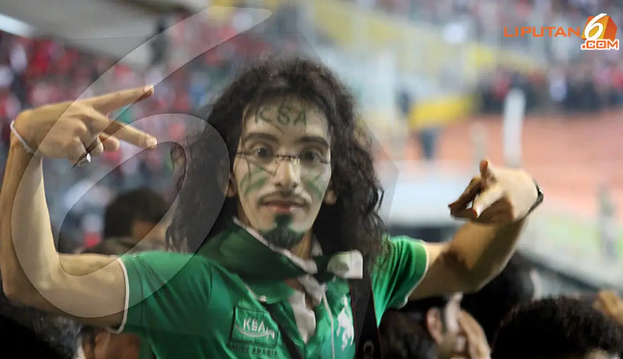 Suporter Arab Saudi Melakukan Selebrasi Untuk Timnya