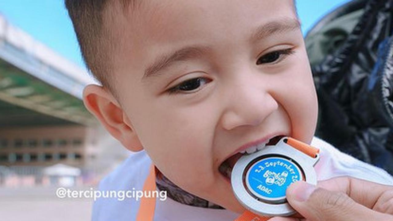 Potret Rayyanza Dapat Medali Marathon Perdana di Berlin, Disebut Bayi 2 Tahun Paling Produktif