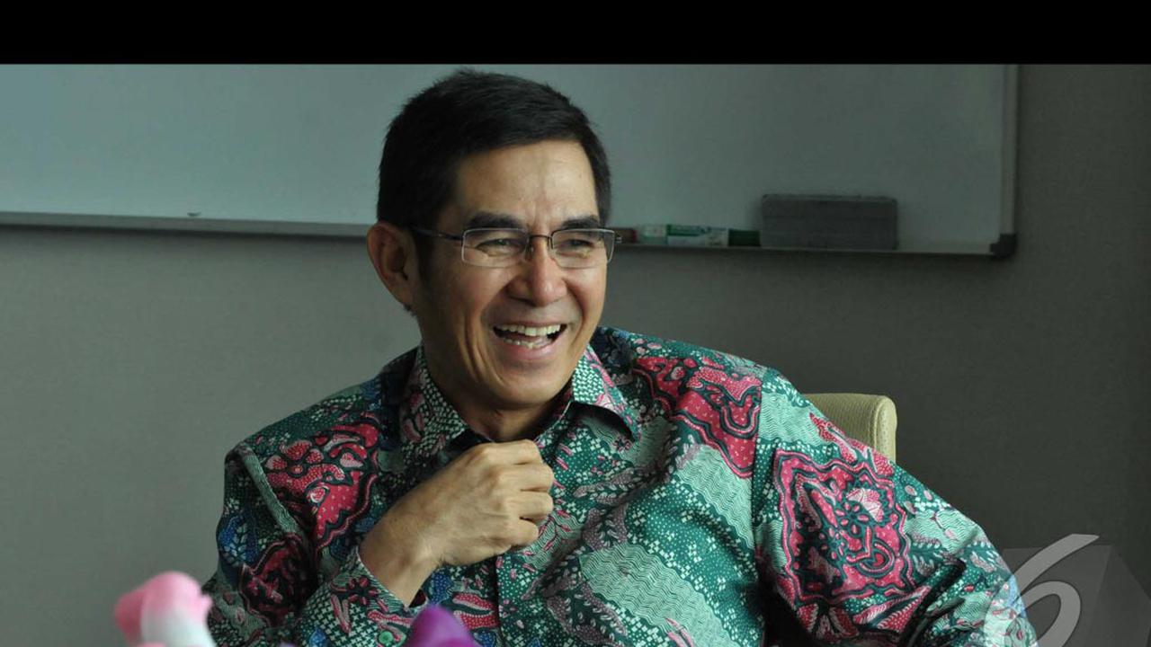 Mengenal Lebih Dekat Si Hakim Ganteng Hamdan Zoelva