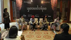 Suasana konferensi pers Alliera Annual Fashion Show 2016 di Jakarta, Kamis (6/10). Fashion Show yang digelar oleh Alliera Batik ini mengusung tema Javadvipa. (Liputan6.com/Faizal Fanani)