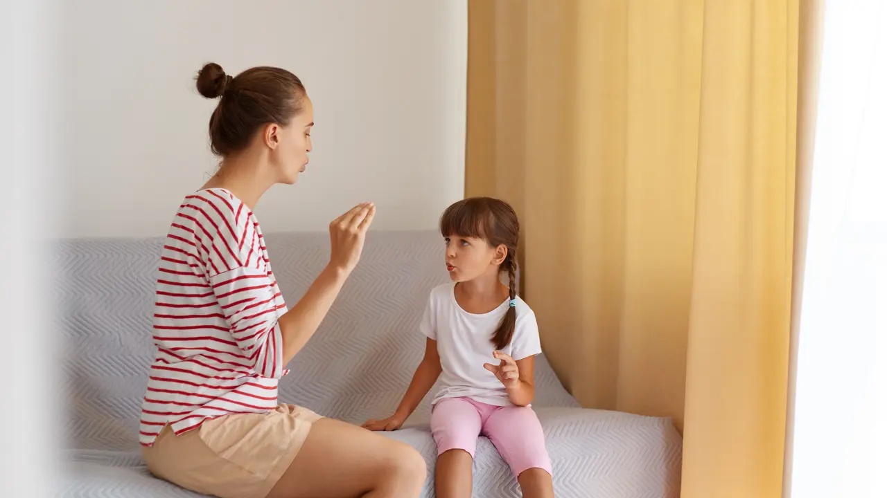 9 Tips Bicara dan Mengungkapkan Emosi pada Anak Usia 3–8 Tahun dengan Tepat [Dok/freepik.com]