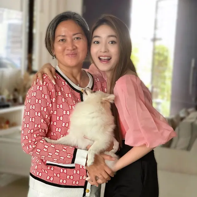 6 Artis Ini Dibesarkan Oleh Seorang Ibu, Kini Jadi Sosok yang Sukses
