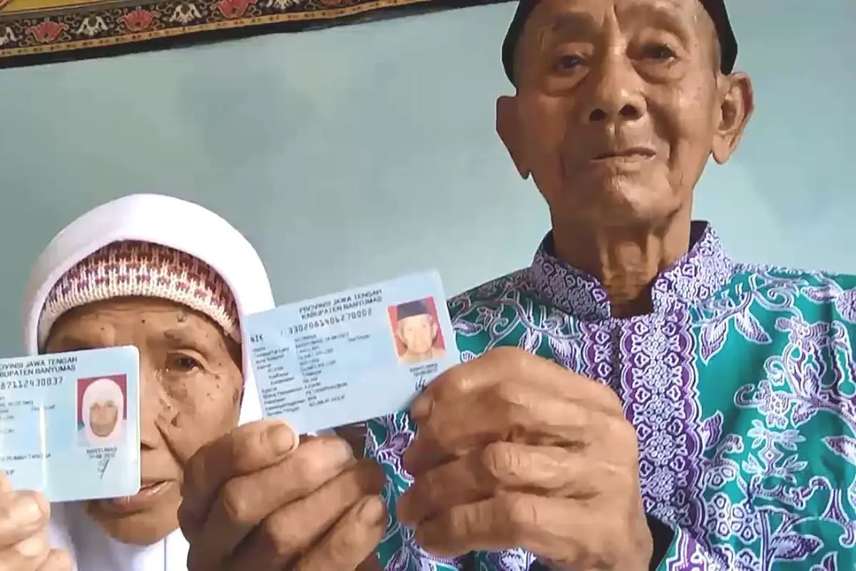 Ahmadi dan Istrinya, Sartoyah, jemaah haji asal Tambak, Banyumas berangkat haji bersama pada 2018 ini. (Foto: Liputan6.com/Muhamad Ridlo)