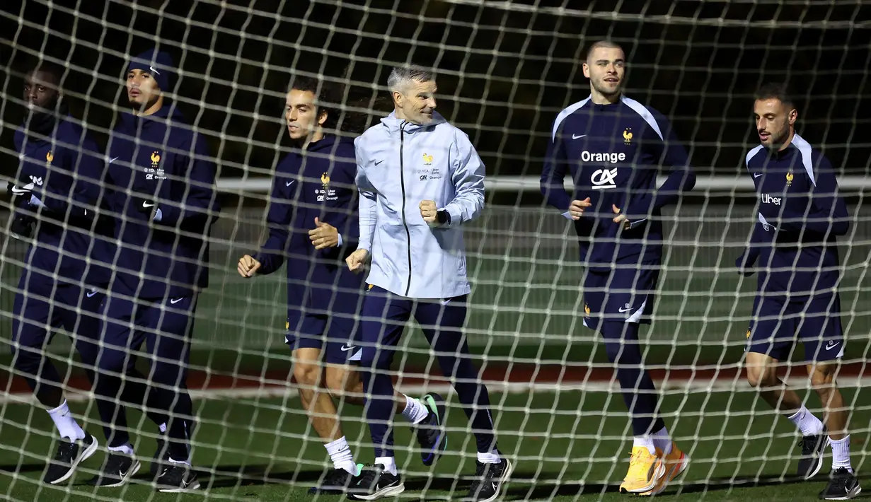 Sesi latihan ini bagian dari persiapan tim untuk pertandingan kualifikasi UEFA Nations League Grup 2 melawan Israel dan Italia. (FRANCK FIFE/AFP)