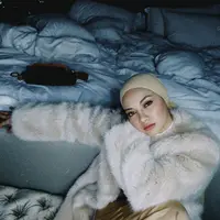 Inspirasi Gaya Noor Neelofa, Influencer Hijab Malaysia yang Mirip dengan Gigi Hadid. (Foto: Instagram/ @Neelofa)