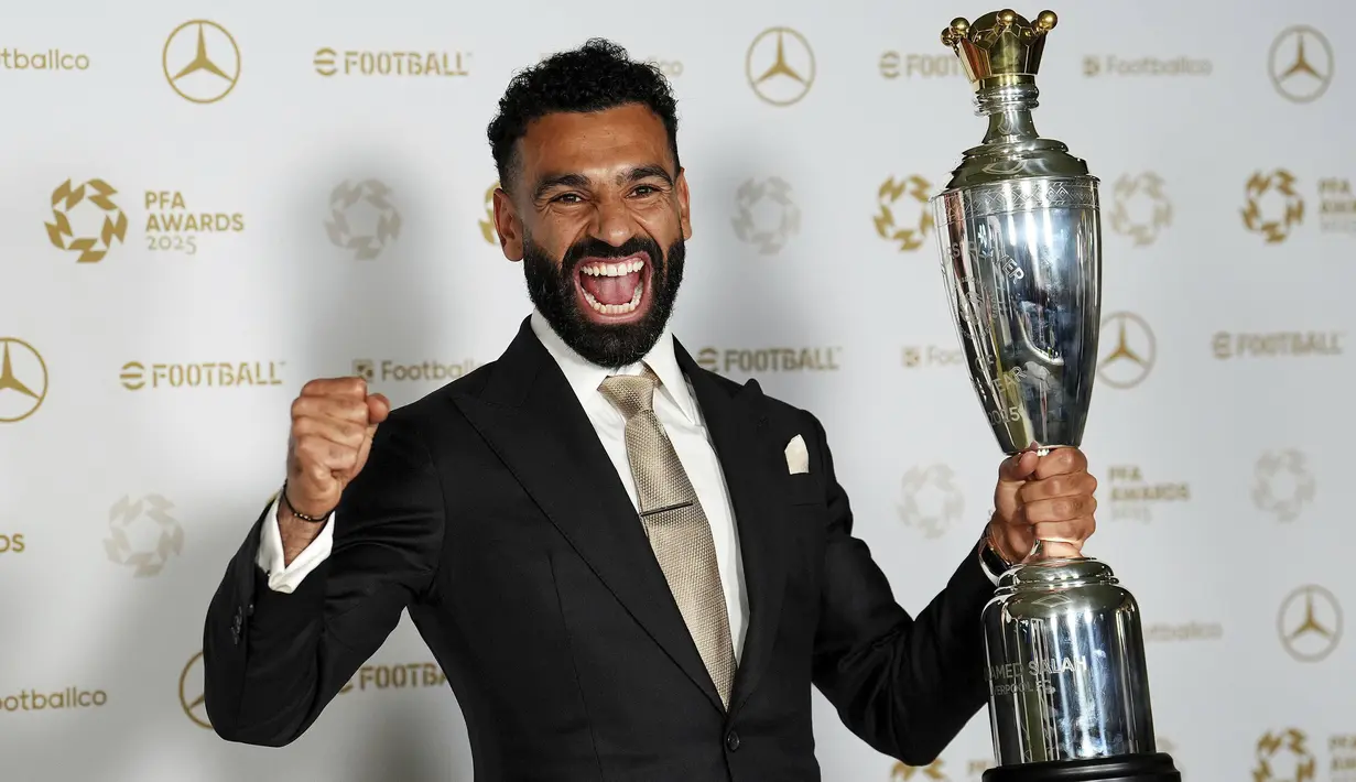Kesuksesan pemain Mesir tersebut tak lepas dari perannya membawa Liverpool menjadi juara Liga Inggris musim 2024/2025. (AP Photo/PA/Martin Rickett)
