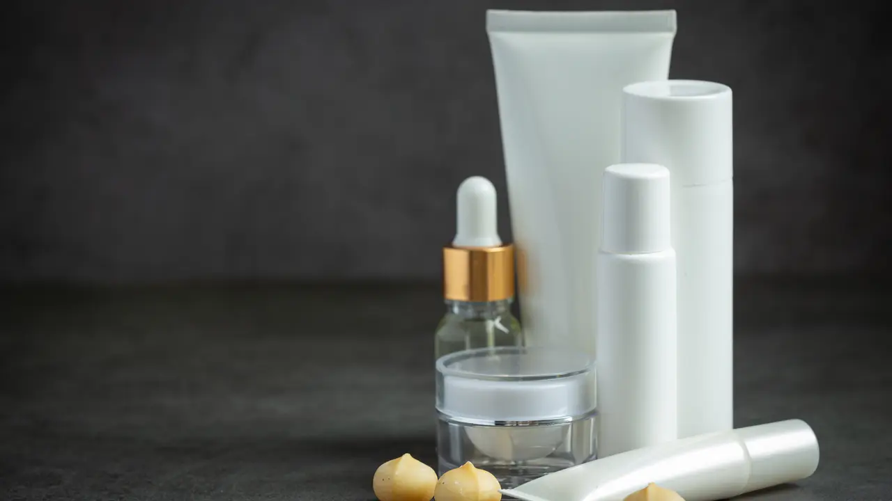Beberapa kandungan skincare yang sebaiknya tidak terpapar sinar matahari