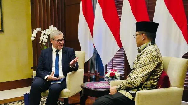 Menteri Luar Negeri Republik Indonesia Sugiono menerima kunjungan Duta Besar Estonia untuk Indonesia, Singapura, dan ASEAN, Priit Turk pada Kamis (27/3/2025) di kantor Kemlu RI. (Dok. Kemlu RI)
