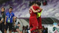 Para pemain Vietnam merayakan gol ke gawang Yaman pada laga Grup D Piala Asia 2019 di Stadion Hazza bin Zayed, Al Ain, Rabu (16/1/2019). (AFP)