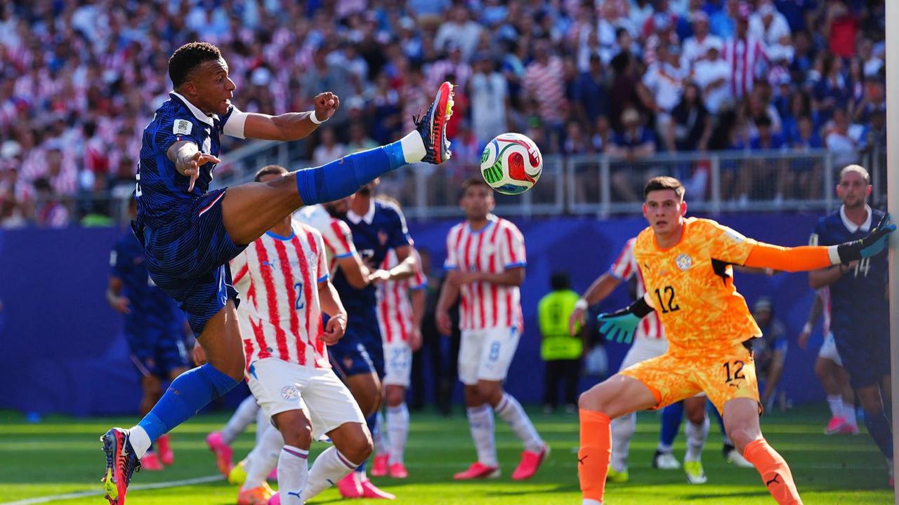 FOTO: Prancis Melaju ke Perempat Final Usai Kalahkan Paraguay