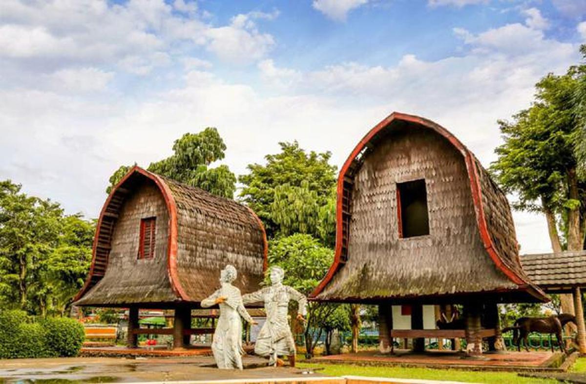 6 Rumah Adat Nusa Tenggara Barat, Simbol Identitas dan Filosofi Luhur