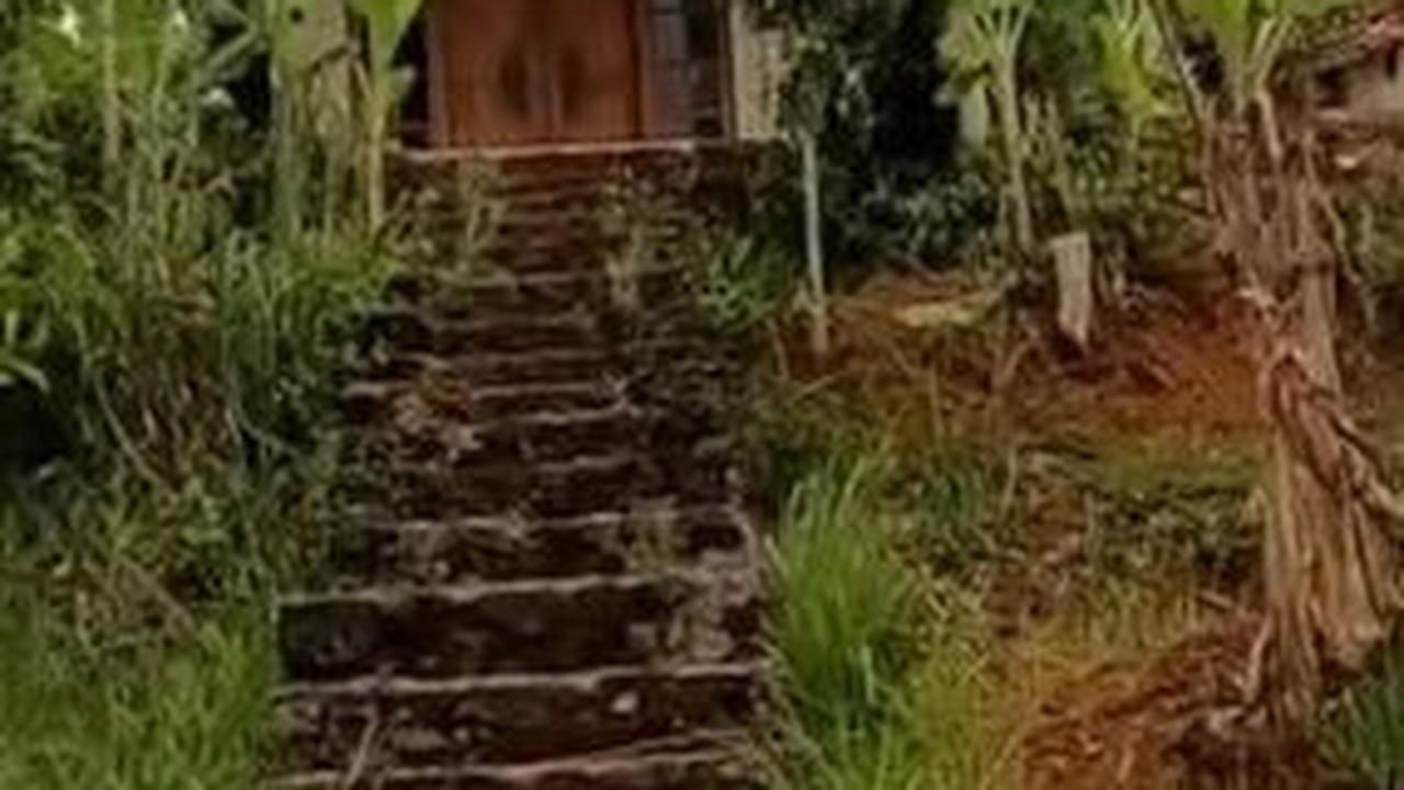 Potret Rumah Isye Sumarni Pemeran Emak di 'Preman Pensiun', 15 Tahun Terbengkalai dan Kini Kondisinya Memprihatinkan