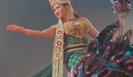 Yura Yunita 3 Kali Bintangi Pagelaran Sabang Merauke, Kini Ditantang Naik Motor di Backstage