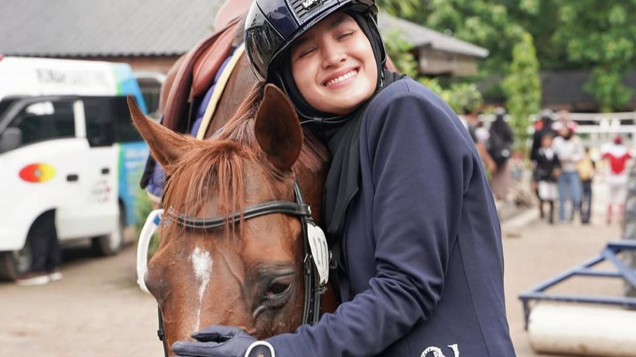 Potret Cantik Cut Syifa, Pemeran Rindu di 'CINTA DI UJUNG SAJADAH', Elegan, Anggun, dan Memikat