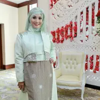 Disela kesibukannya menjalani syuting, Elma tidak khawatir meski tidak bisa menyiapkan menu berbuka puasa. Karena anak-anaknya kini sudah besar. (Adrian Putra/Bintang.com)