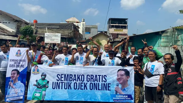 Relawan Mas Gibran menandai akhir Juni 2024 denngan aktivitas membagikan makanan bergizi dan paket sembako untuk ratusan pengemudi ojek online (ojol) di Jakarta.