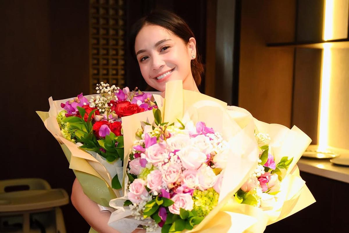 Raffi Ahmad, Rafathar, Rayyanza dan Lily Beri Bunga Spesial ke Nagita saat Hari Ibu