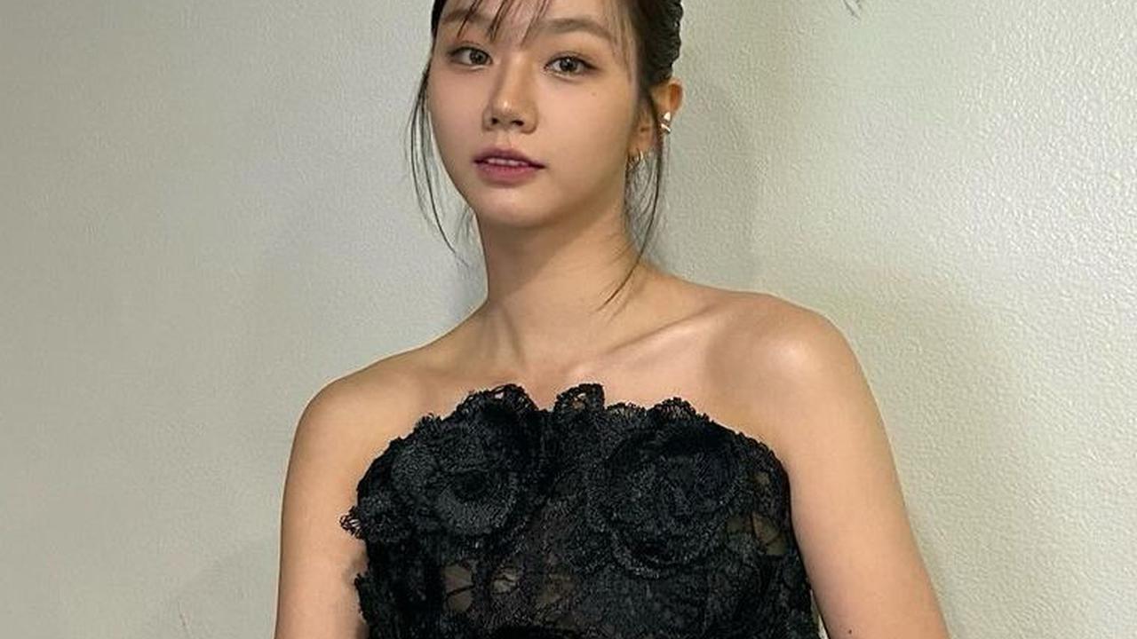 Menyukai Pria yang Menggemaskan dengan Bahu yang Lebar <br>