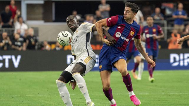 Foto: El Clasico di Pramusim Jadi Milik Barcelona setelah Hajar Real Madrid pada Laga Soccer Champions Tour 2023