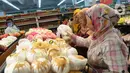 Pengecekan ini dilakukan untuk memberikan edukasi barang dari distributor sebagai pelaku usaha. (merdeka.com/imam buhori)