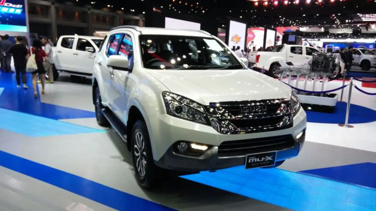 Isuzu mu-X Kembali Menantang Fortuner