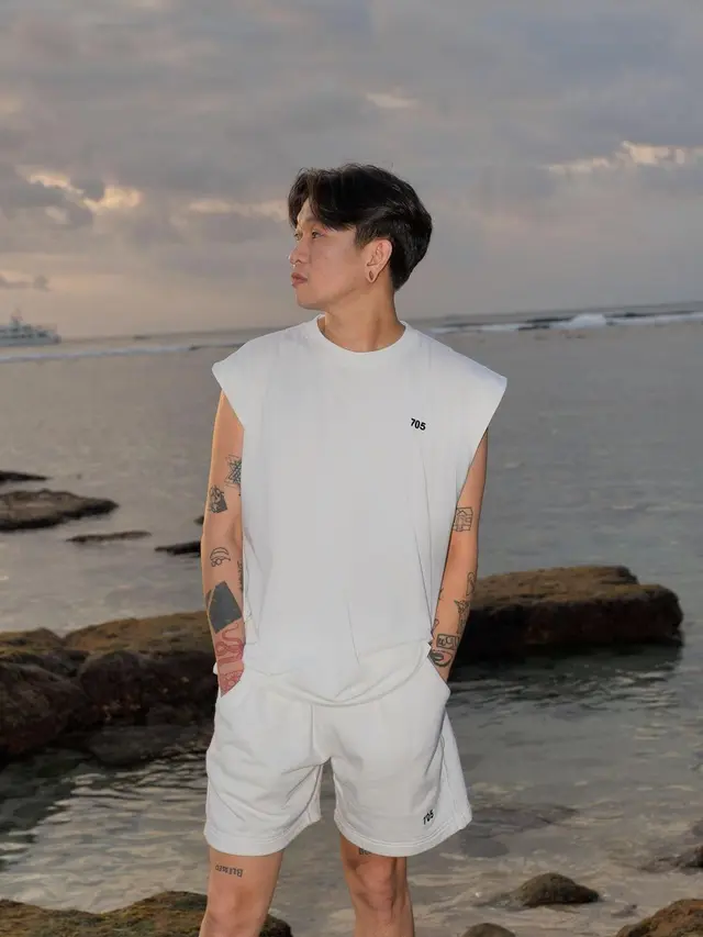 6 Potret Roy CDC Kakak Rich Brian, Member Baru Weird Genius Gantikan Gerald Liu