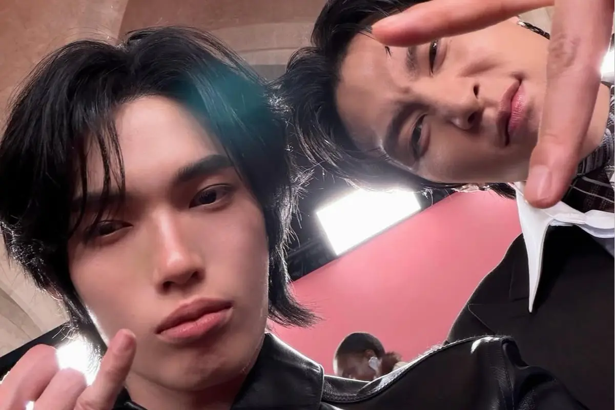 Johnny NCT dan Win Metawin di Acne Studios Paris Fashion Week. [@winmetawin]