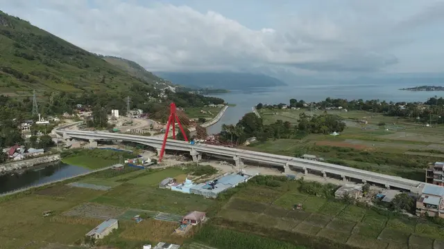 Sebanyak 24 konstruksi jalan dan jembatan di kawasan pariwisata Danau Toba, Sumatera Utara rampung dikerjakan. Proyek ini digunakan untuk menunjang ajang F1 Powerboat. (Dok Kementerian PUPR)
